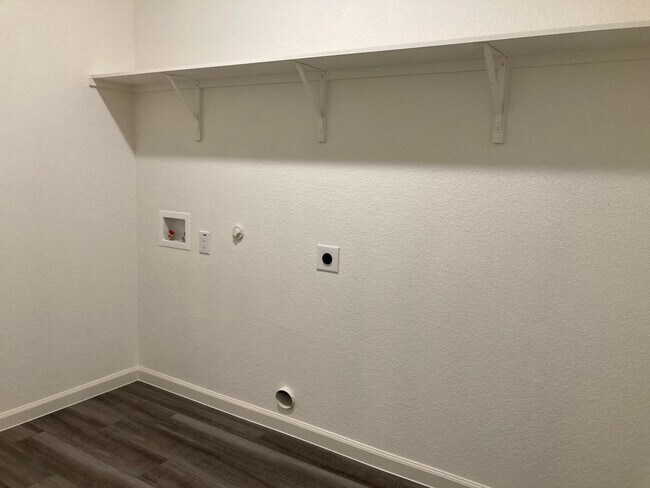 Building Photo - 3 Bedroom 2 Bath 1 Story-House for Lease i...