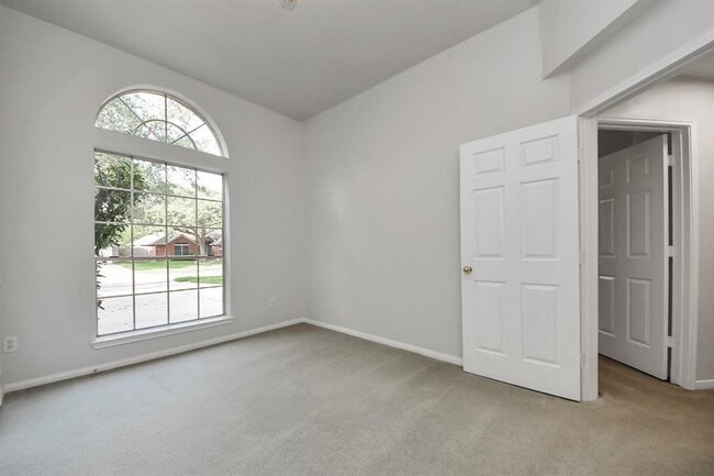 Building Photo - 21106 Brookrock Cir