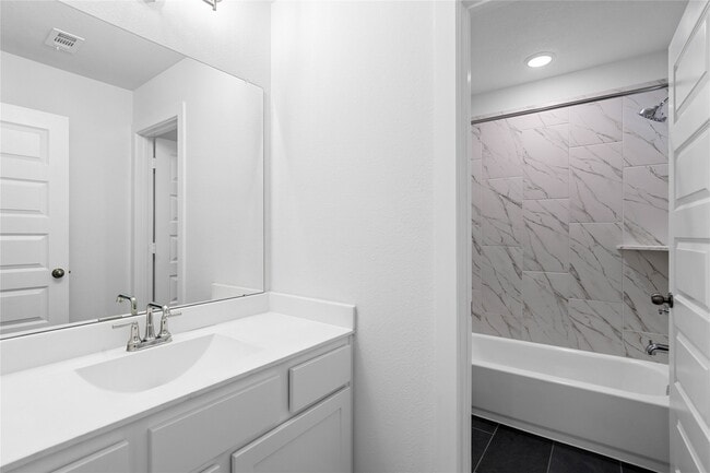 Building Photo - 31411 Weathered Cabin Ct