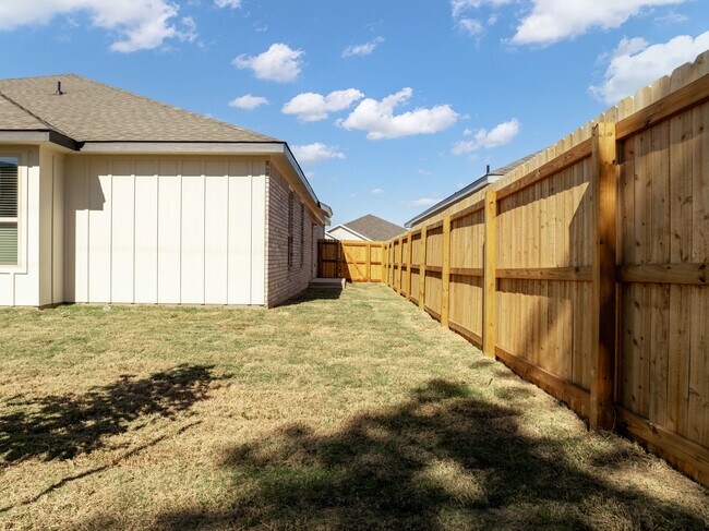 Building Photo - 5110 Rose Gdn Lp