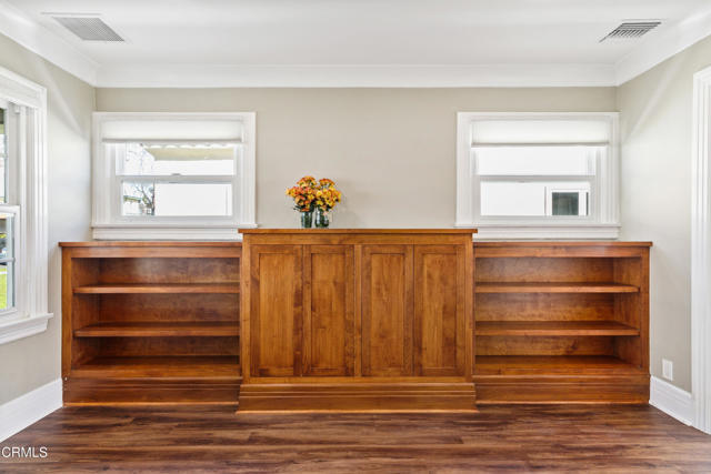 Building Photo - 2808 W Grand Ave