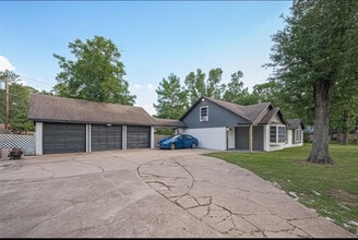 Building Photo - 2606 Micliff Blvd