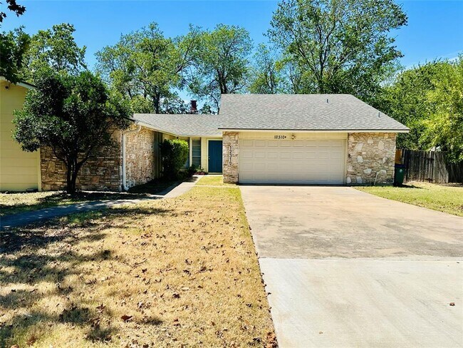 Building Photo - 12310 Willow Wild Dr