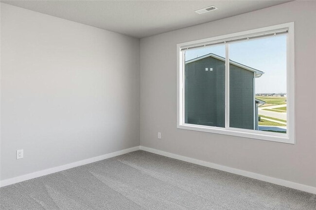 Building Photo - Charming 3 Bedroom Home in Urbandale