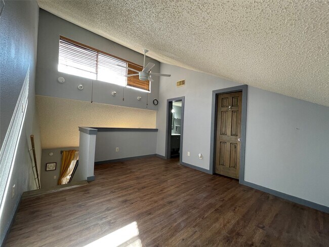 Building Photo - 12900 Walden Rd