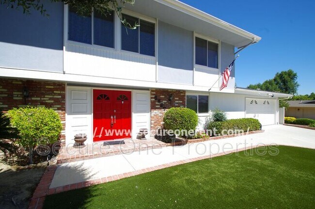 Building Photo - 5827 Fairhaven Ave