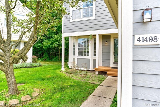 Building Photo - 41498 Cornell Dr