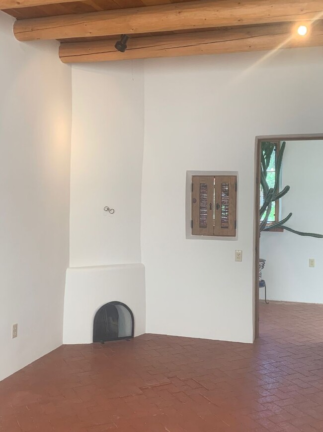 Building Photo - Step Into An Authentic Santa Fe Experience!