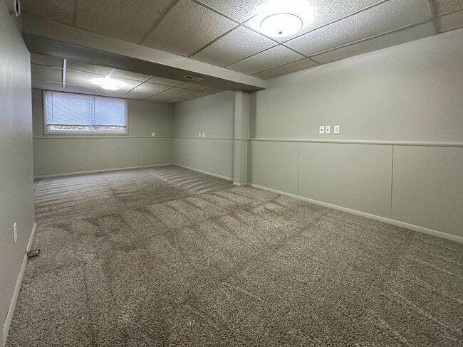 Building Photo - 2130 Essex Rd