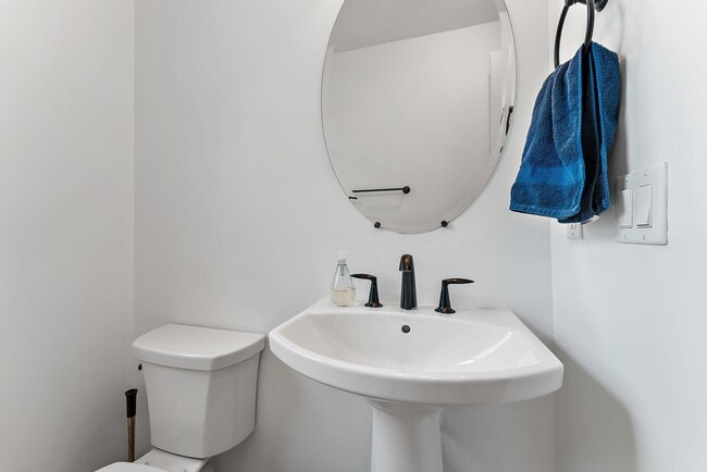 Building Photo - 236 Carina Dr