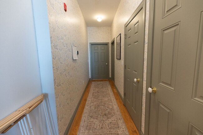 Building Photo - 360 S Elm St
