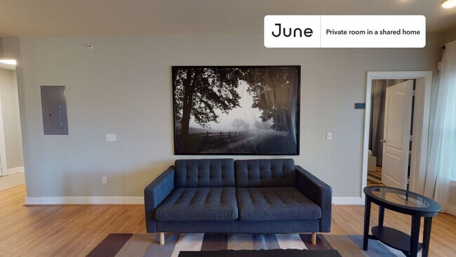Building Photo - Room in Shared 4 bed/4 bath home