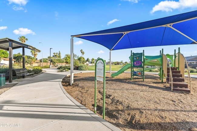 Building Photo - 5419 W Las Palmaritas Dr
