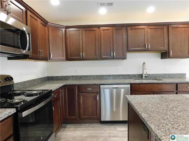 Building Photo - 1549 Burkhardt St