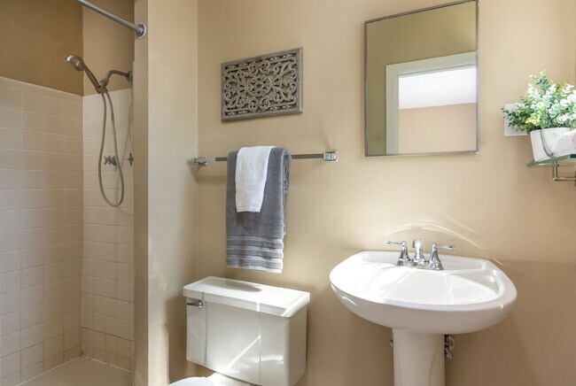 Building Photo - SPRUCE PARK CLASSIC 3 Bedroom  2 Bath 2/STORY 2/CG