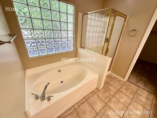 Building Photo - 1100 E Nunneley Rd