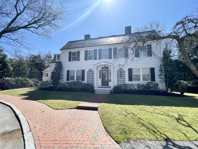 Primary Photo - 7 Lincoln Ln