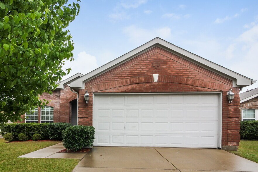 Primary Photo - 822 Sycamore St