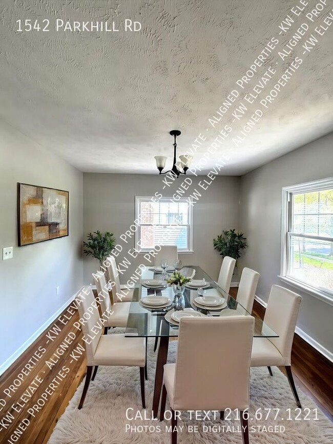 Building Photo - 1542 Parkhill Rd