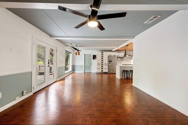 Building Photo - 1003 Minda Dr