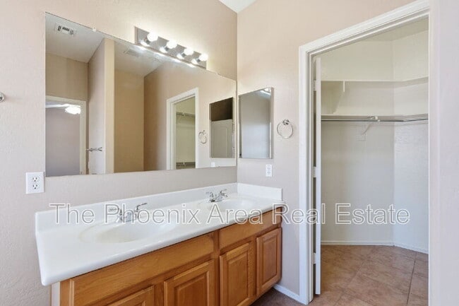 Building Photo - 310 Mountain View Rd