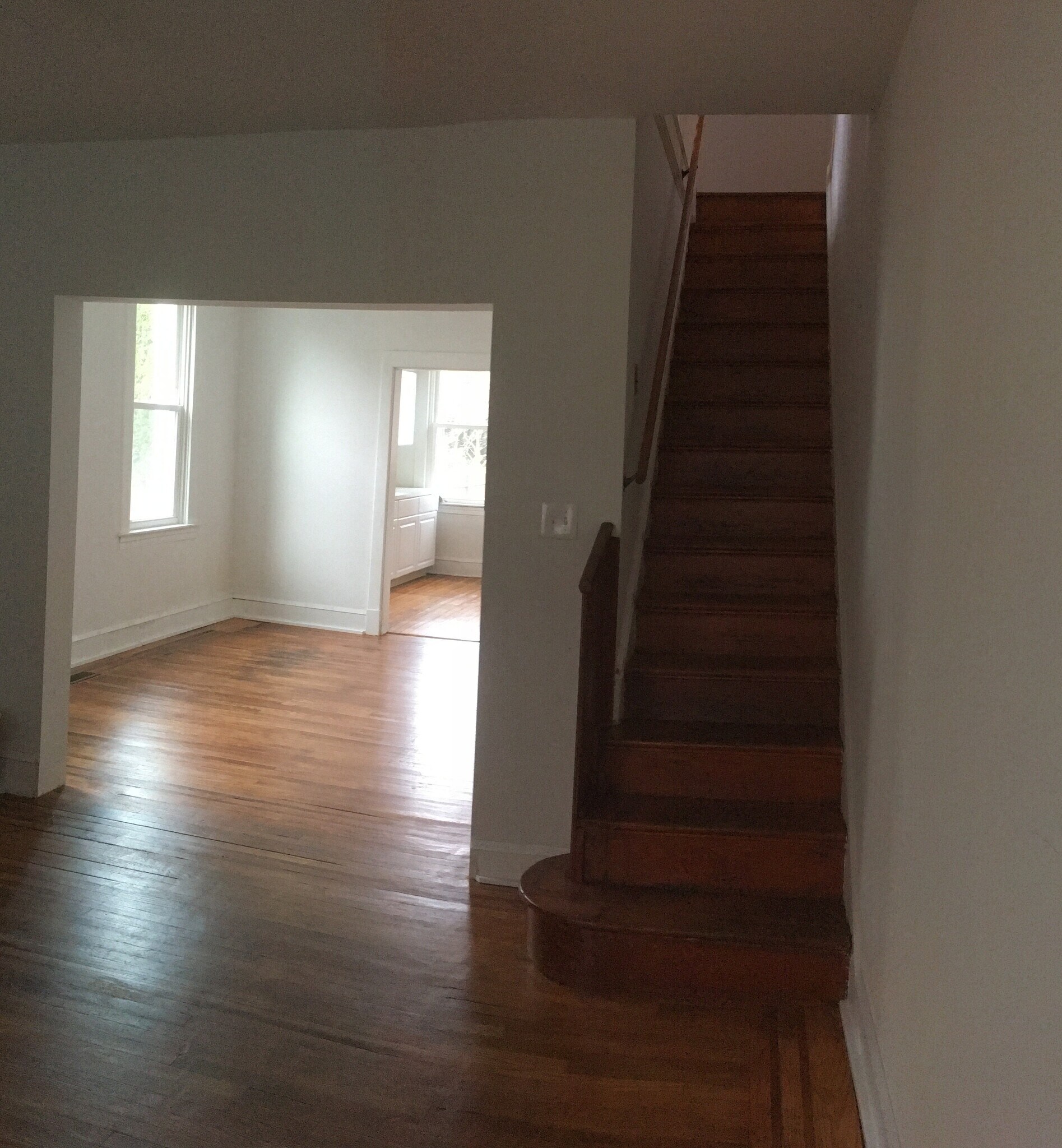 Building Photo - 2904 Chesley Ave