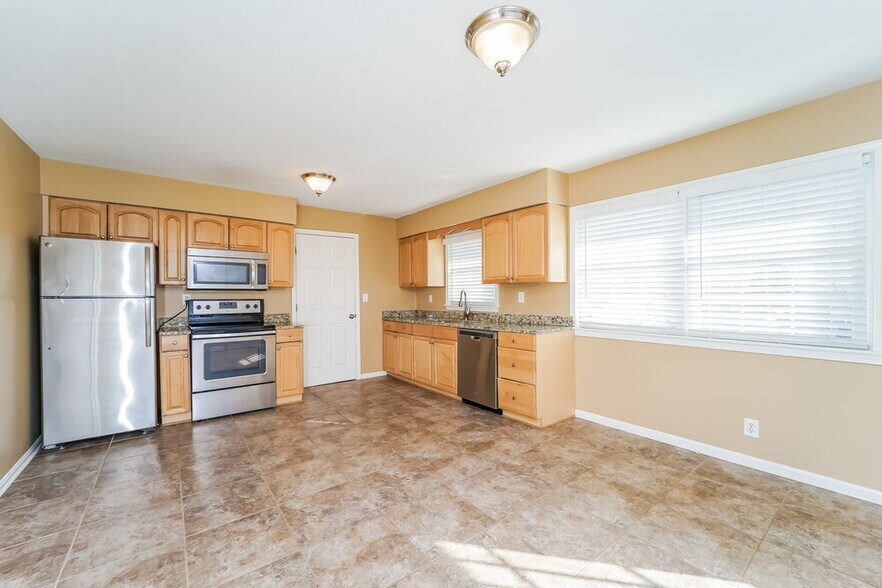 Building Photo - 6506 Missionary Ridge Dr