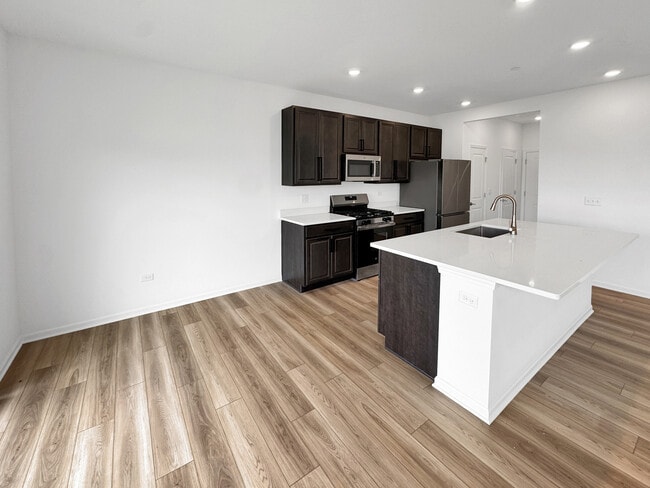 Building Photo - 1135 White Oak Cir