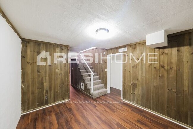 Building Photo - 741 Twin Ridge Dr