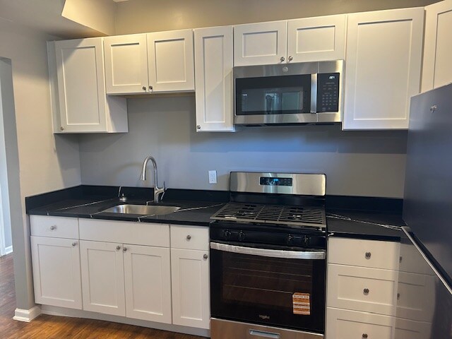 Building Photo - 6016 W Wabansia Ave