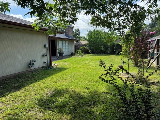 Building Photo - 15538 Baybrook Dr