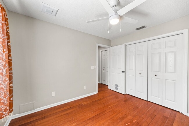 Building Photo - 2229 Lookout Landing