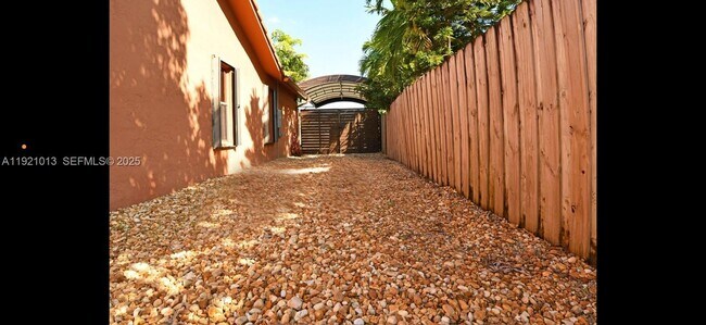 Building Photo - 17334 SW 149th Pl