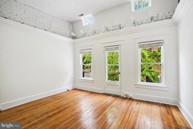 Building Photo - 1411 King St