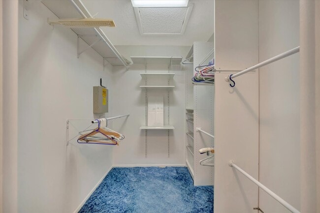 Building Photo - Furnished 3BR/3BA Home with Den, Heated Pool & Lanai in *The Meadows* Sarasota