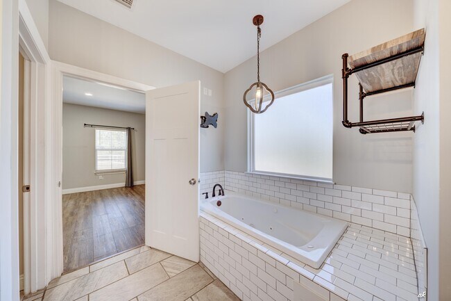 Building Photo - 742 Vista del Sol Ln