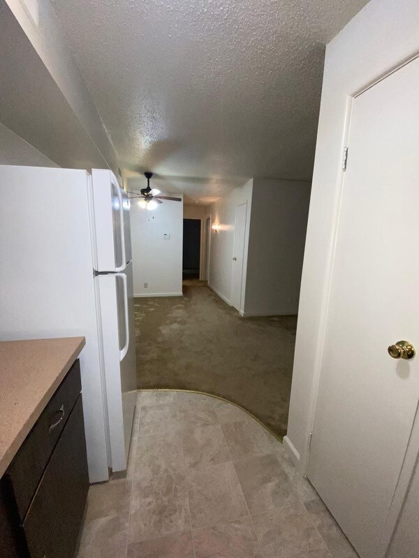 Primary Photo - 5 Woodglen Apartment
