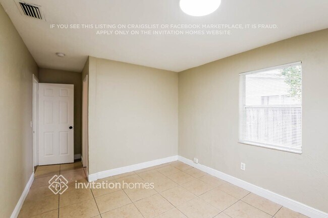 Building Photo - 617 SW 4th St