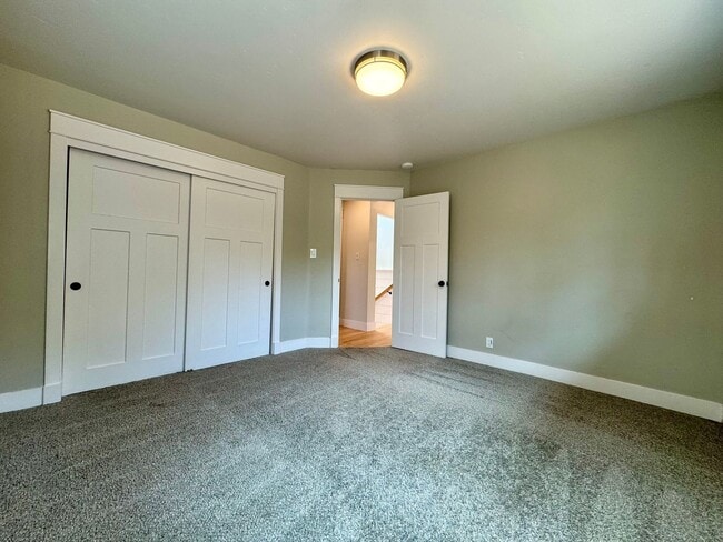 Building Photo - 5780 Stanley Dr