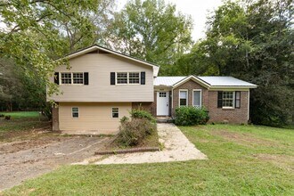 Building Photo - Pet-Friendly 3BR with Bonus Room, Deck & G...