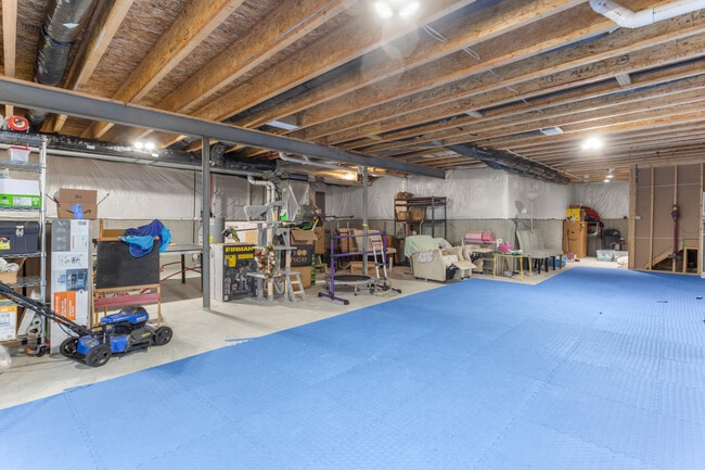 Building Photo - 2825 Dillon Dr