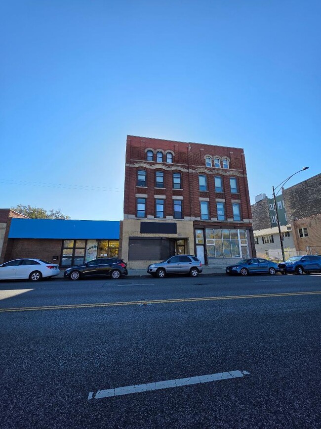 Primary Photo - 2843 S Archer Ave