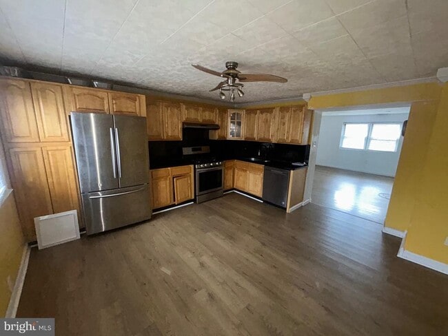 Building Photo - 4655 Benson St