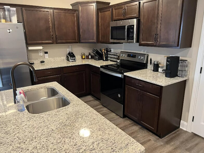 Building Photo - 201 Geneva Ln