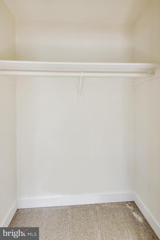 Building Photo - 6104 Cool Spring Terrace S