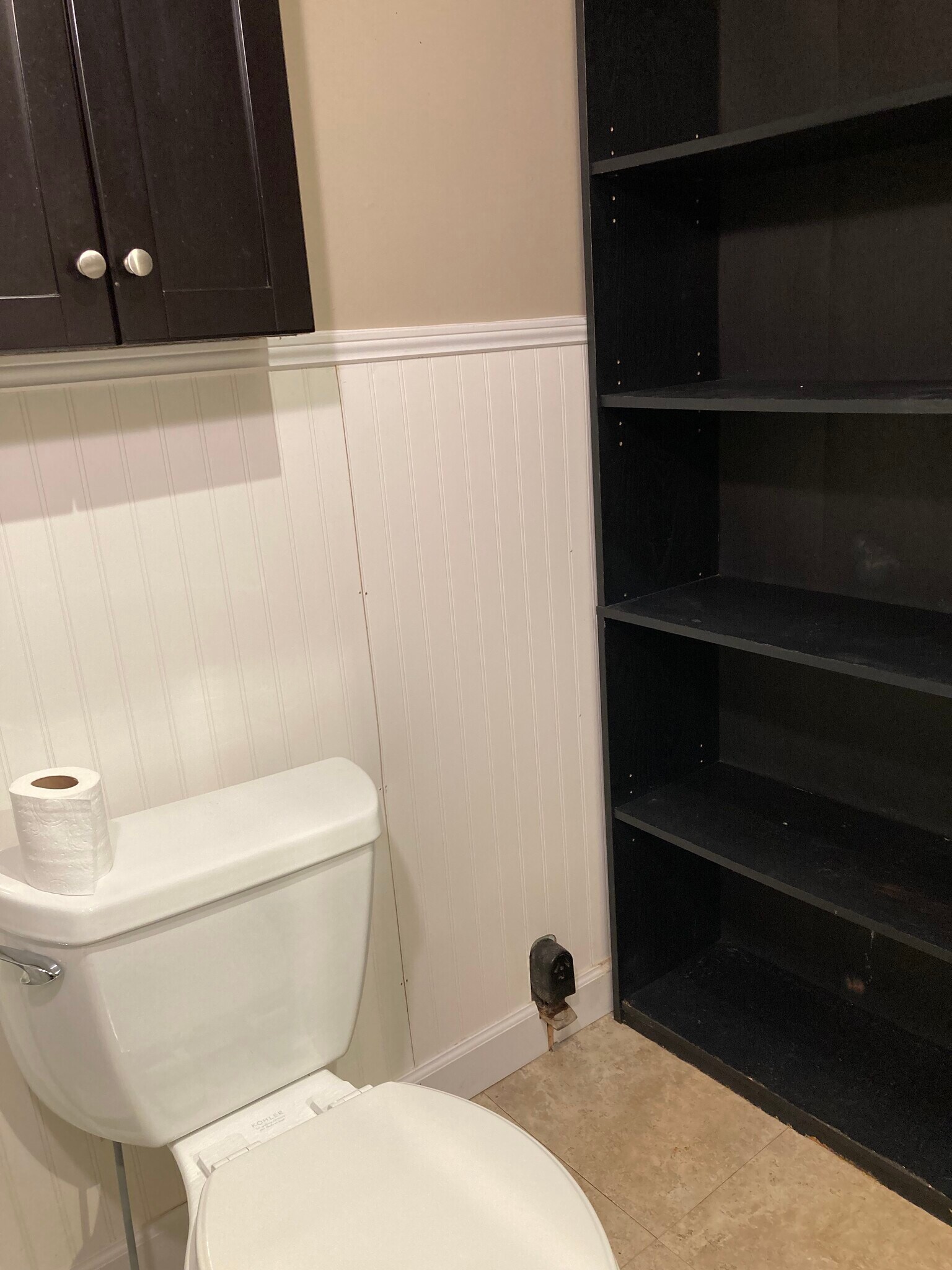 Bath sstorage - 2227 Wildcat Creek Rd