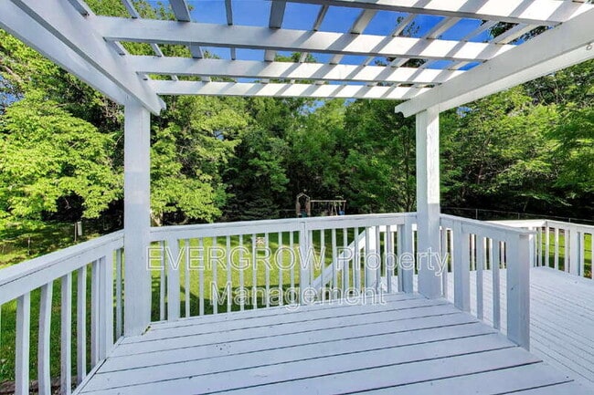 Building Photo - 9518 Bent Brook Dr