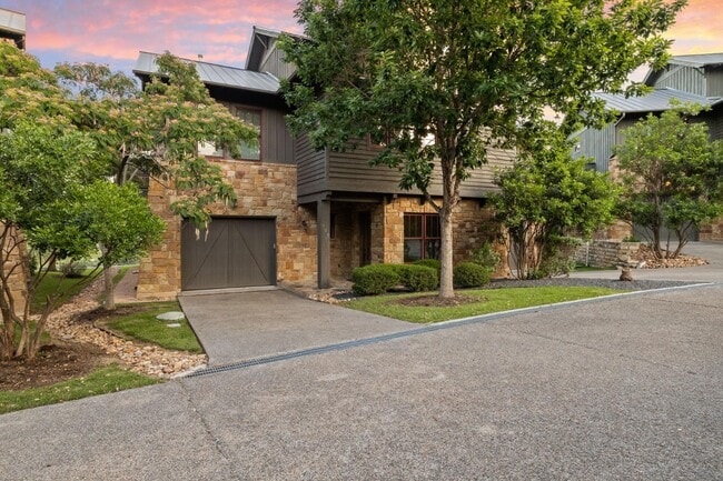 Building Photo - 2217 Seabiscuit Cv