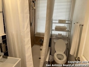 Building Photo - 302 Madison St