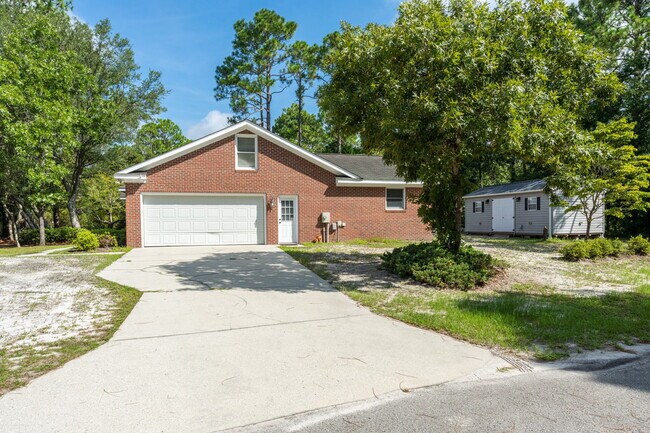 Building Photo - 320 Mendenhall Dr